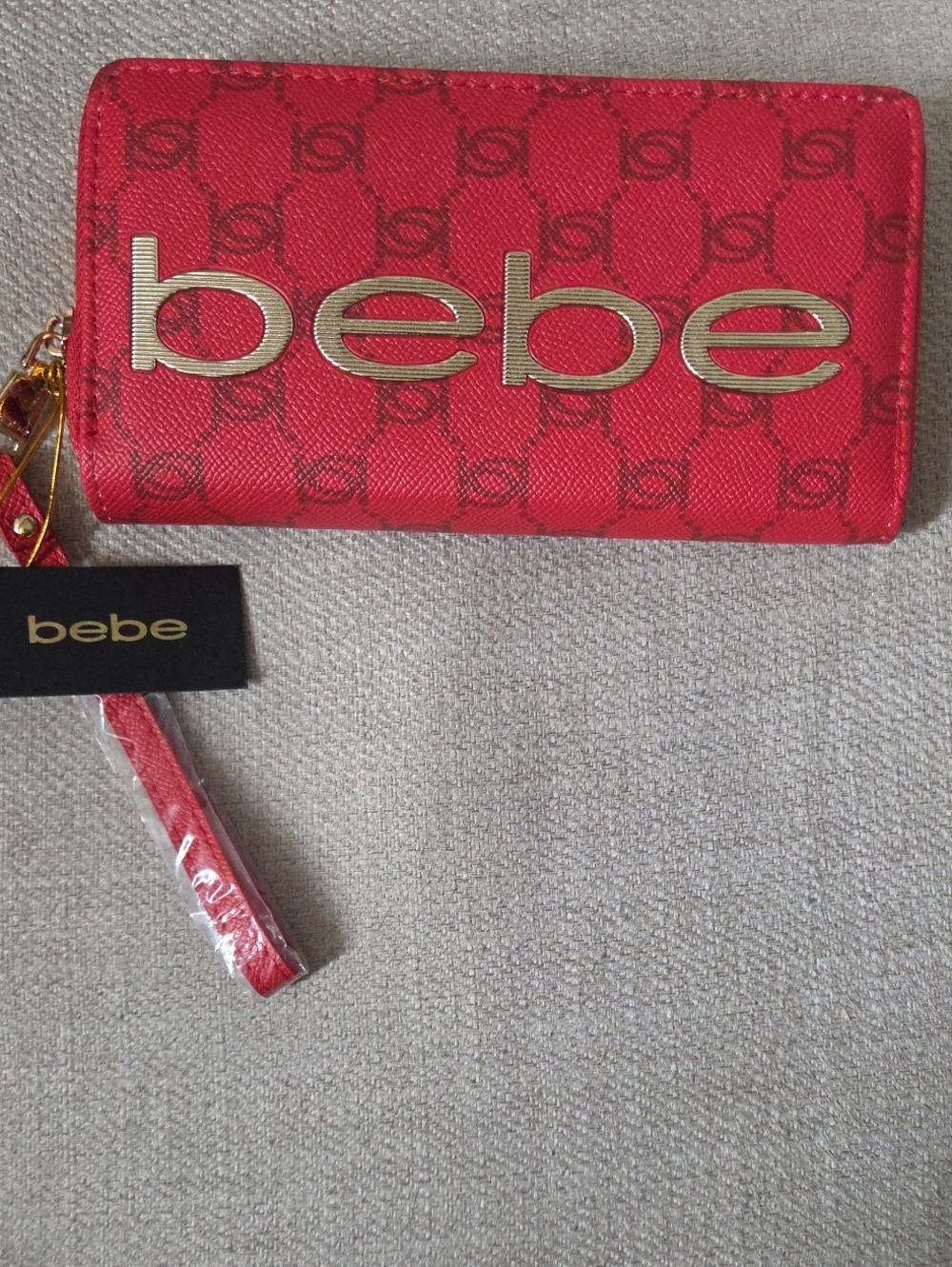 NWT bebe Red Logo Zip Around  Wristlet Card Holder with Gold Hardware
